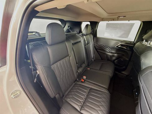 New 2026 Mitsubishi Outlander SEL image 25