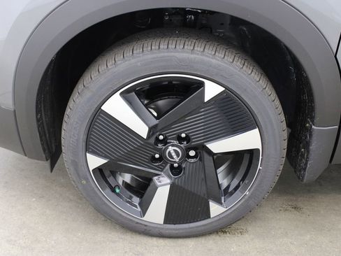 New 2026 Nissan Kicks SR w/ Cold Weather Package image 25