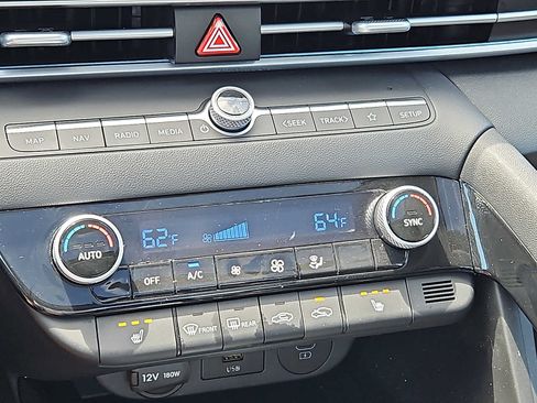 Used 2025 Hyundai Elantra SEL FWD image 16