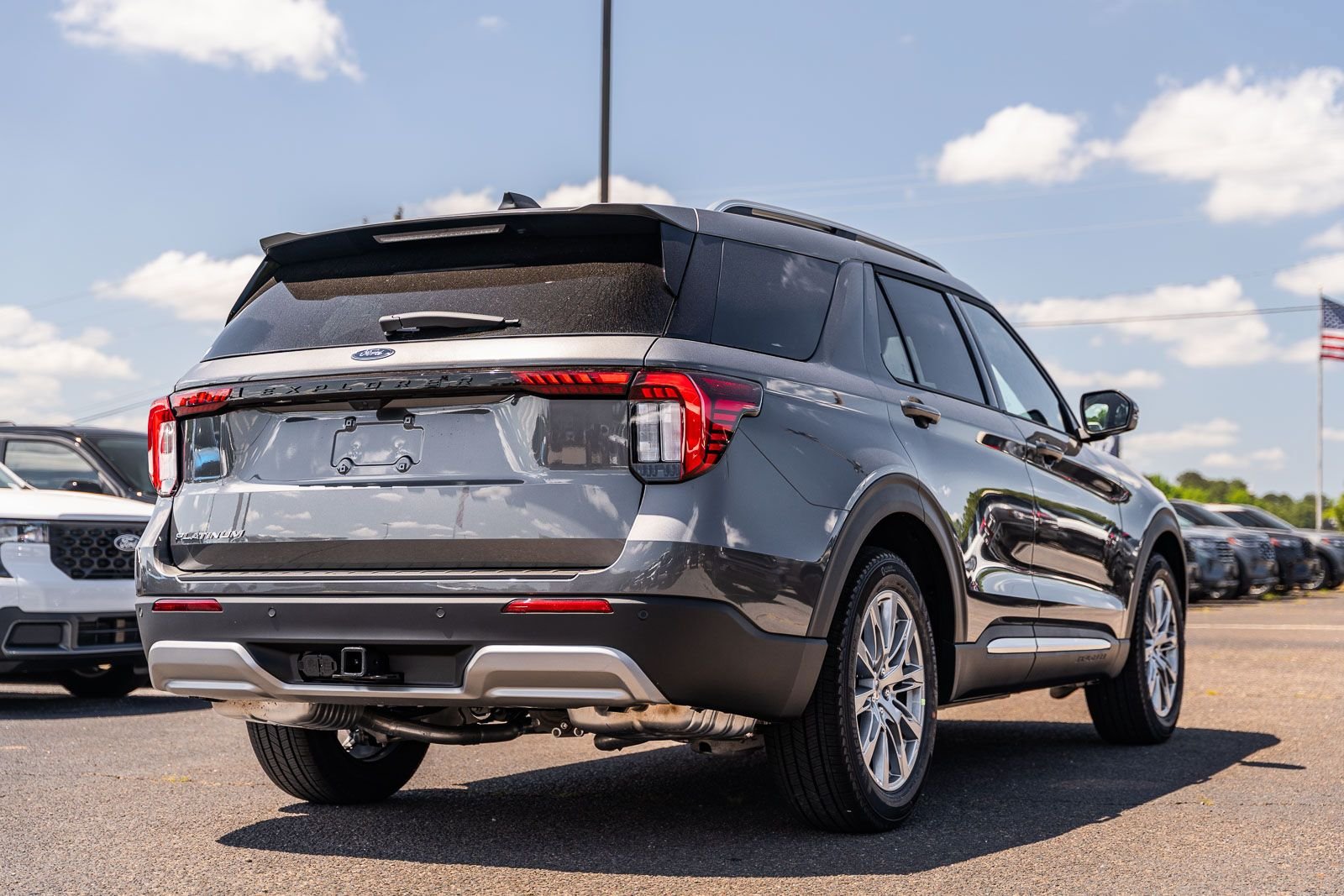 New 2026 Ford Explorer Platinum RWD image 4