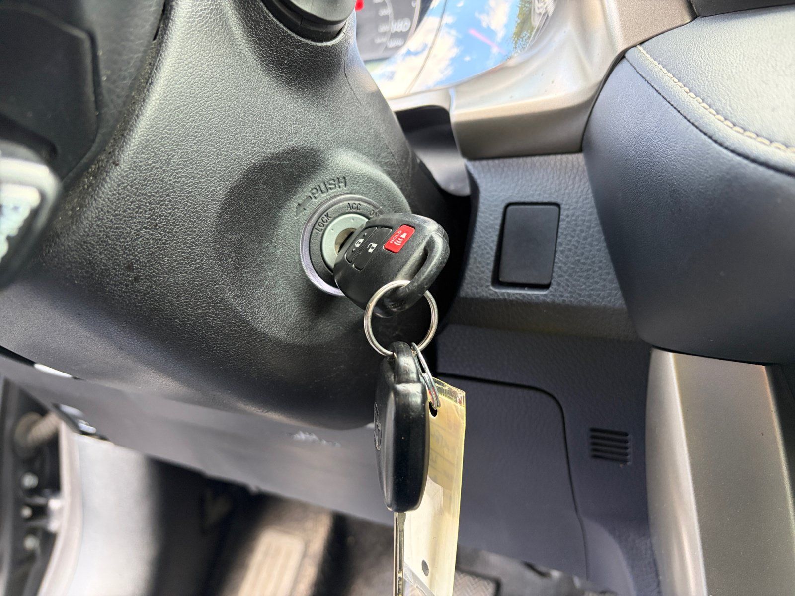 Used 2015 Toyota RAV4 XLE AWD/4WD image 20