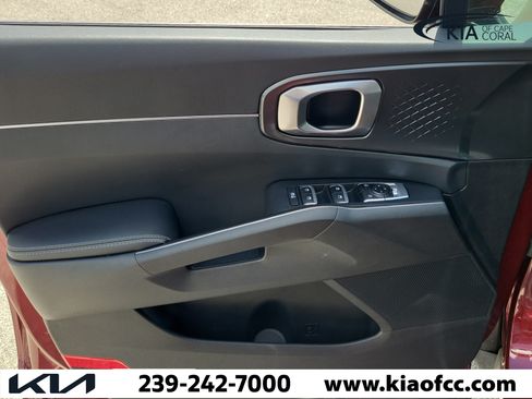 Certified 2025 Kia Sorento S w/ Panoramic Sunroof Package FWD image 23