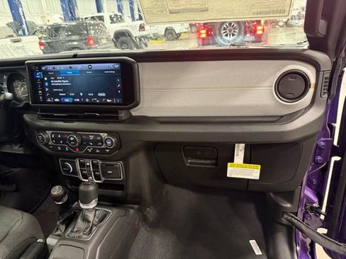 New 2026 Jeep Gladiator Sport image 24