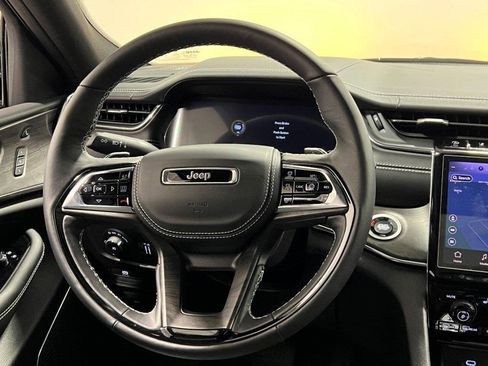 New 2025 Jeep Grand Cherokee L Overland w/ Advanced Protech Group III image 17