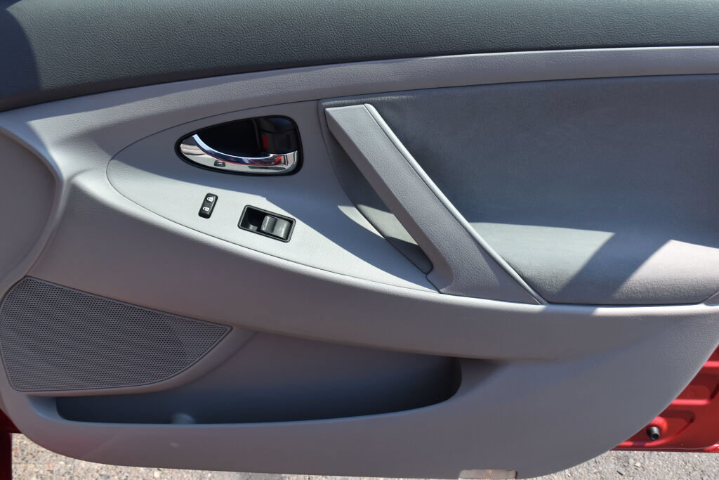 Used 2009 Toyota Camry LE FWD image 23