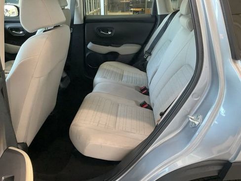 Used 2025 Honda HR-V LX image 19