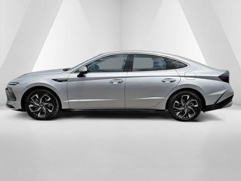 Used 2025 Hyundai Sonata SEL FWD image 4