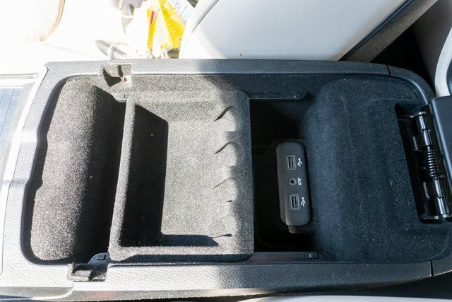 Used 2018 Chrysler 300 Limited w/ Safetytec Plus Group AWD/4WD image 34