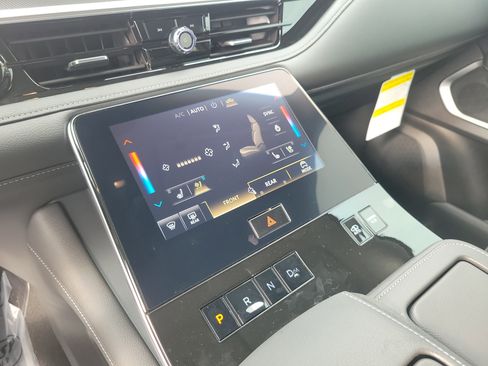 New 2026 INFINITI QX80 Luxe image 22