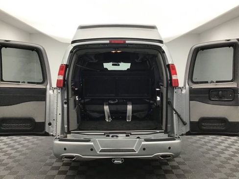 Used 2023 GMC Savana 2500 image 6