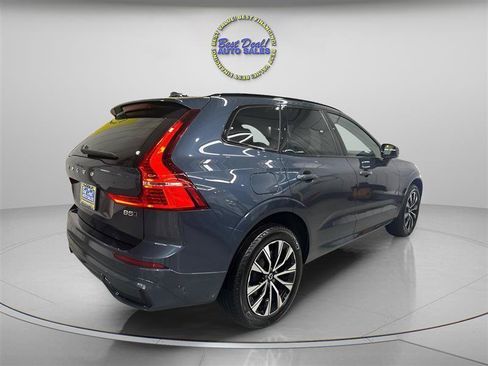 Used 2024 Volvo XC60 B5 Plus AWD/4WD image 5