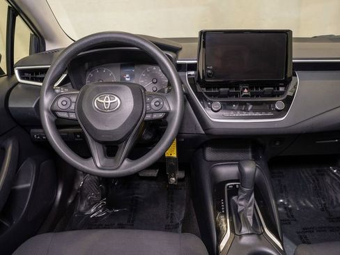 Used 2023 Toyota Corolla LE image 2