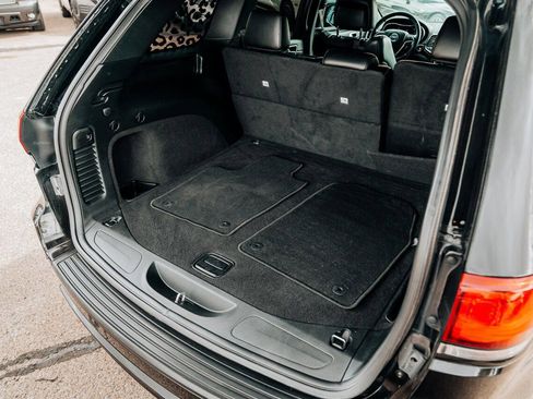 Used 2019 Jeep Grand Cherokee Altitude image 38