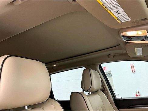 Used 2017 Jeep Grand Cherokee Overland w/ Jeep Active Safety Group image 20