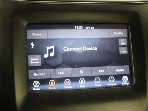 Used 2020 Jeep Cherokee Latitude Plus image 33