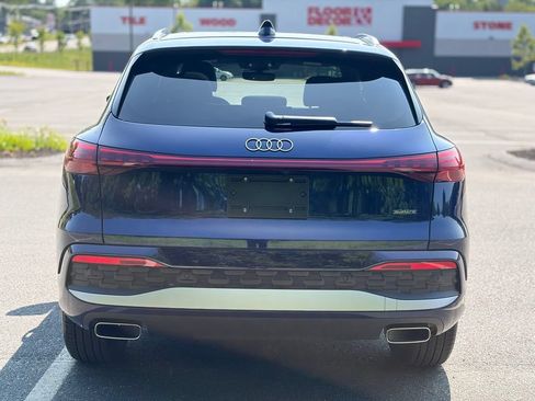 Used 2025 Audi Q5 Premium w/ Convenience Package AWD/4WD image 5