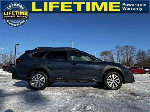 Used 2024 Subaru Outback Premium image 6
