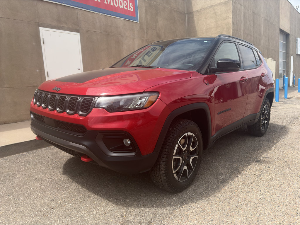 Used 2025 Jeep Compass Trailhawk AWD/4WD image 24