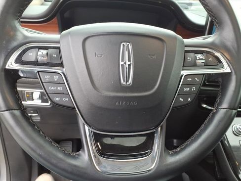 Used 2023 Lincoln Nautilus Reserve w/ Monochromatic Package image 17