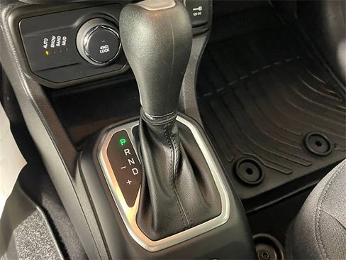 Used 2021 Jeep Renegade Latitude w/ Convenience Group image 11