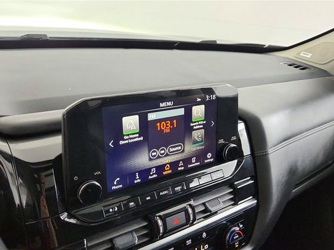 Used 2024 Nissan Pathfinder Platinum w/ Black Appearance Package AWD/4WD image 33