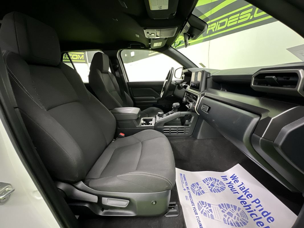 Used 2025 Toyota 4Runner SR5 AWD/4WD image 27