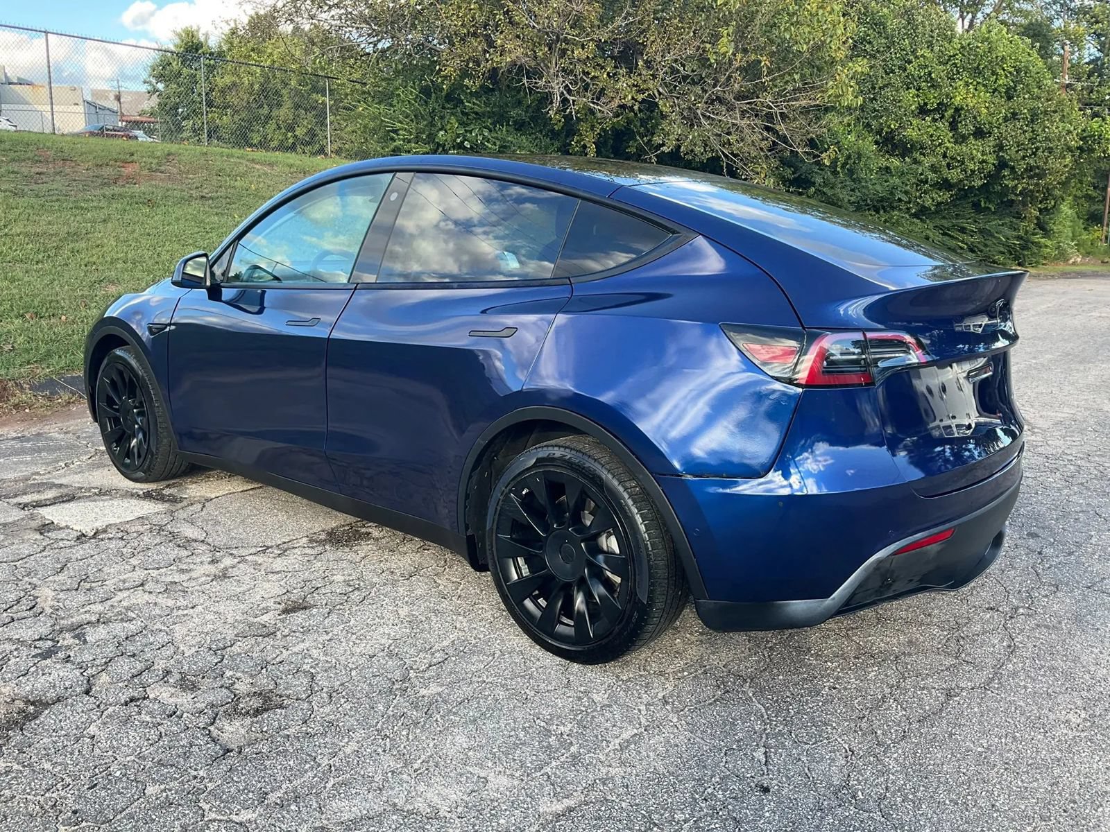 Used 2022 Tesla Model Y Long Range AWD/4WD image 4