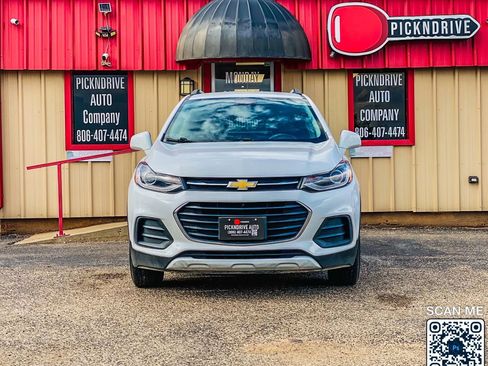 Used 2019 Chevrolet Trax LT w/ LT Convenience Package image 3