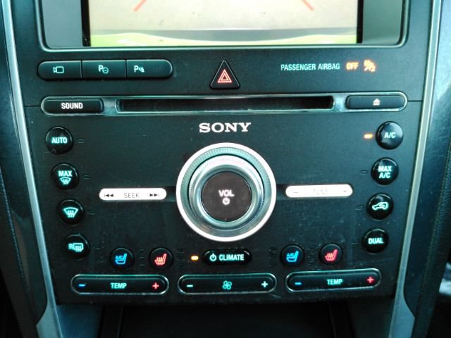 Used 2016 Ford Explorer Limited w/ Equipment Group 303A AWD/4WD image 45