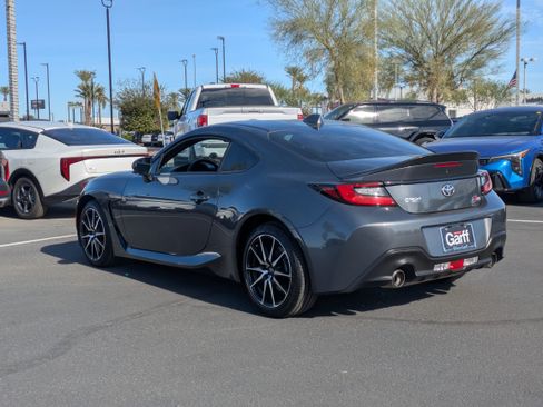 Used 2024 Toyota GR86 image 3