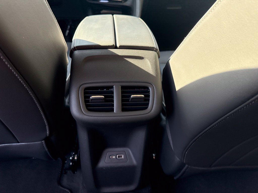 Used 2023 Buick Envision Essence AWD/4WD image 19