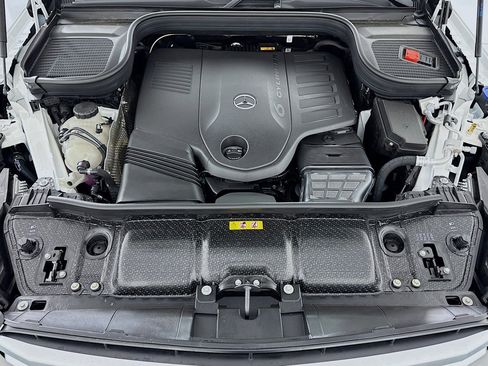 New 2026 Mercedes-Benz GLS 450 4MATIC image 11