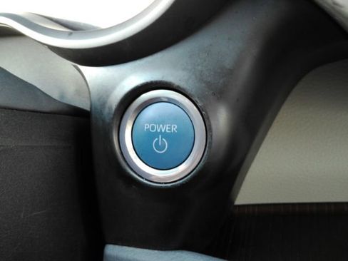 Used 2024 Toyota Sienna XLE image 45