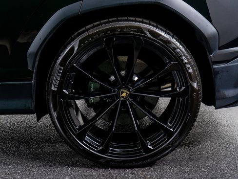 Used 2021 Lamborghini Urus image 18