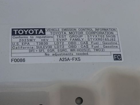 Certified 2025 Toyota RAV4 XLE AWD/4WD image 28