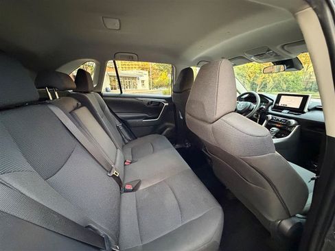 Used 2025 Toyota RAV4 LE FWD image 22