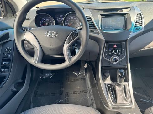 Used 2016 Hyundai Elantra SE FWD image 10