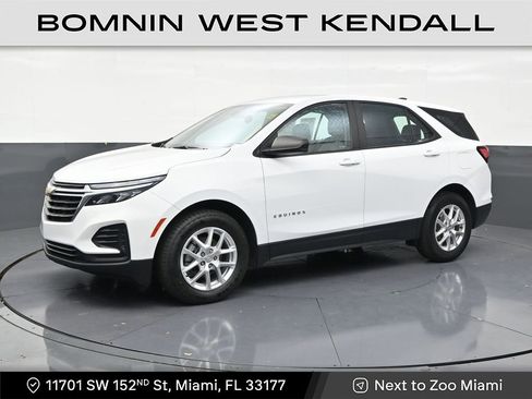 Used 2022 Chevrolet Equinox LS FWD image 1