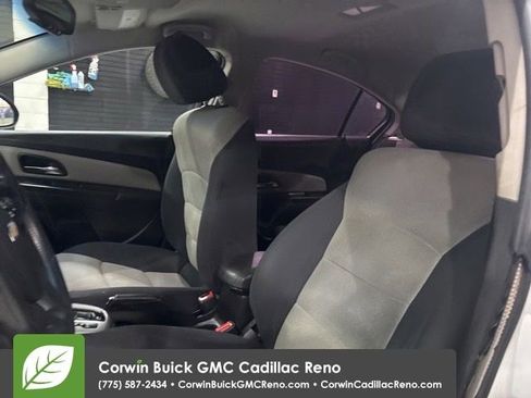 Used 2016 Chevrolet Cruze LS FWD image 11