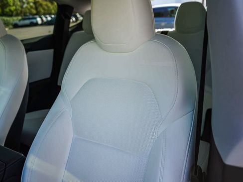Used 2026 Tesla Model Y Long Range AWD/4WD image 22