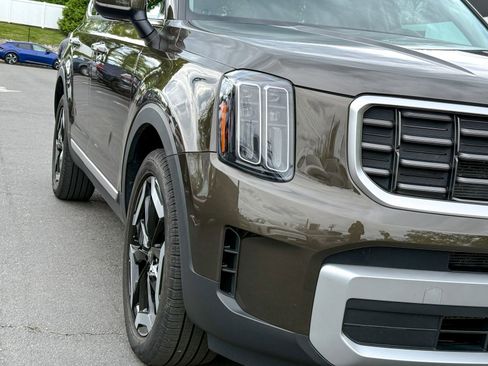 Certified 2023 Kia Telluride S AWD/4WD image 4