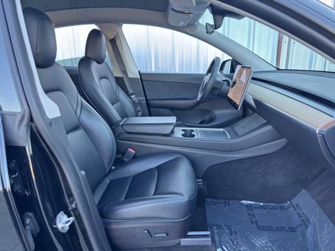 Used 2021 Tesla Model Y Performance image 16
