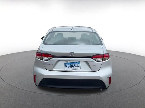 Used 2025 Toyota Corolla LE FWD image 12
