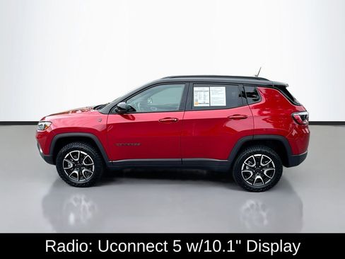 Used 2025 Jeep Compass Trailhawk AWD/4WD image 4