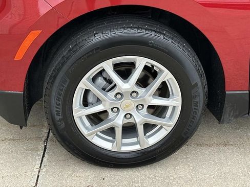 Certified 2024 Chevrolet Equinox LT FWD image 30