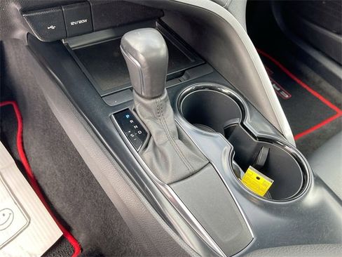 Used 2020 Toyota Camry SE image 15