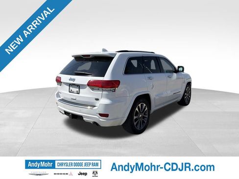 Used 2017 Jeep Grand Cherokee Overland AWD/4WD image 7