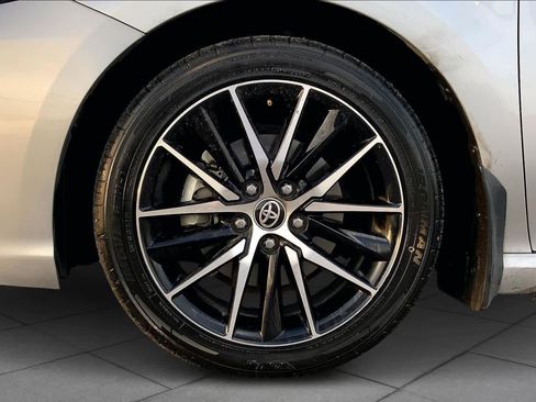 Used 2024 Toyota Camry SE image 10