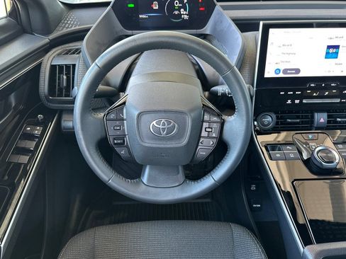 Used 2025 Toyota bZ4X FWD image 18