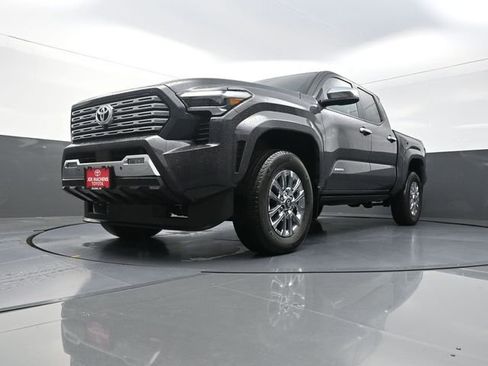 Used 2024 Toyota Tacoma Limited w/ Limited Package (LT) AWD/4WD image 32